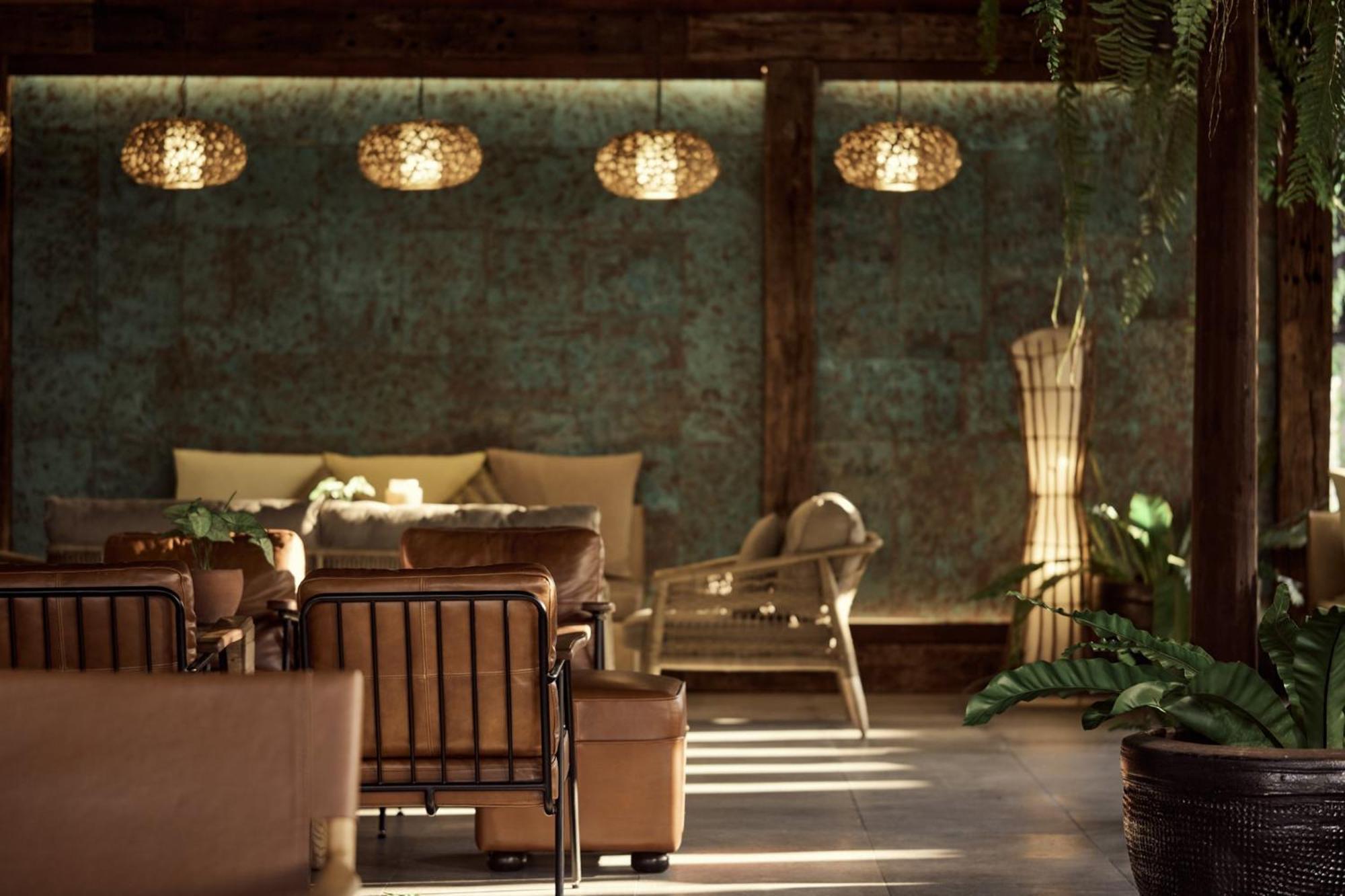 Dinso Resort & Villas Phuket, Vignette Collection By Ihg Patong Luaran gambar The interior of the restaurant